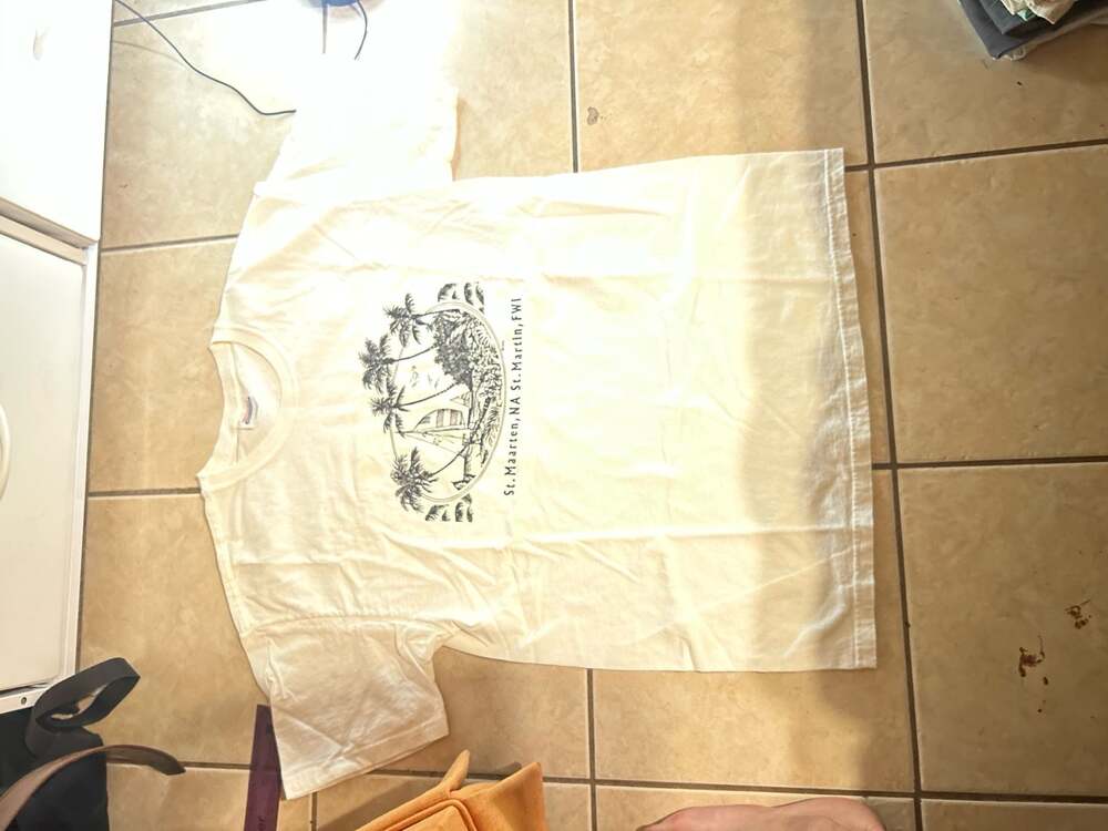 Vintage Hanes St. Maarten St. Martin NA FWI Souvenir Graphic T-Shirt